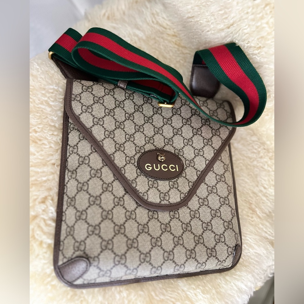 Gucci Neo Vintage GG Supreme Medium Messenger Bag *EUC* - Picture 2 of 16